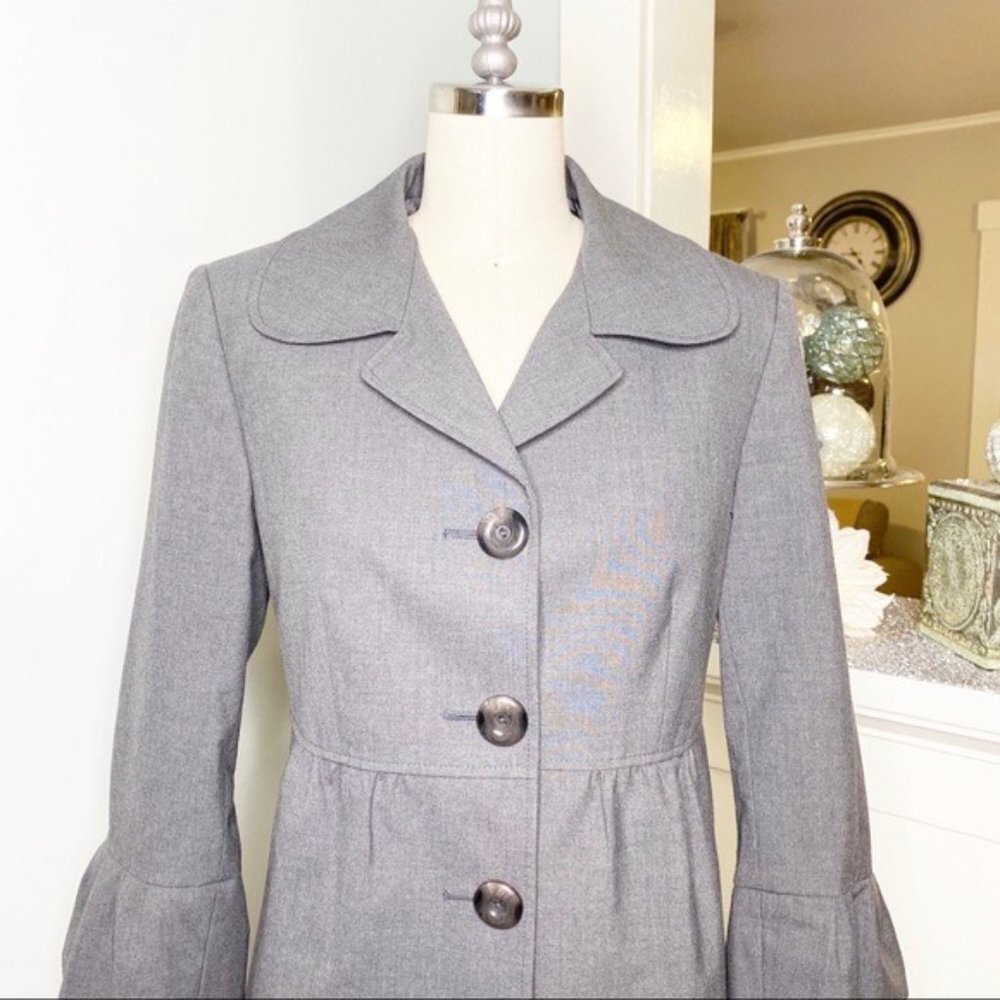 Tahari Gray Ruffled Flounce Blazer Jacket 4 Small - Picture 3 of 12